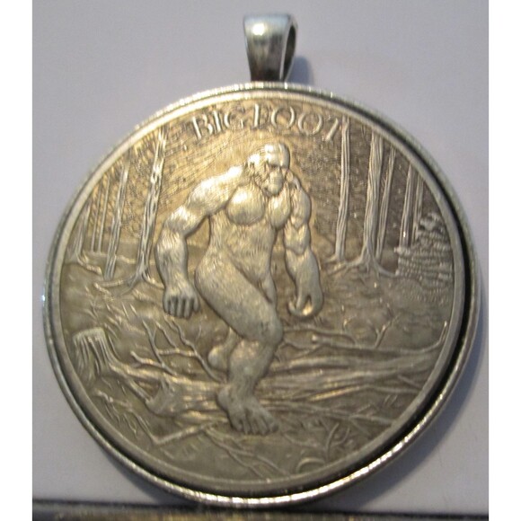 Bigfoot Coin/Pendant - Picture 1 of 7